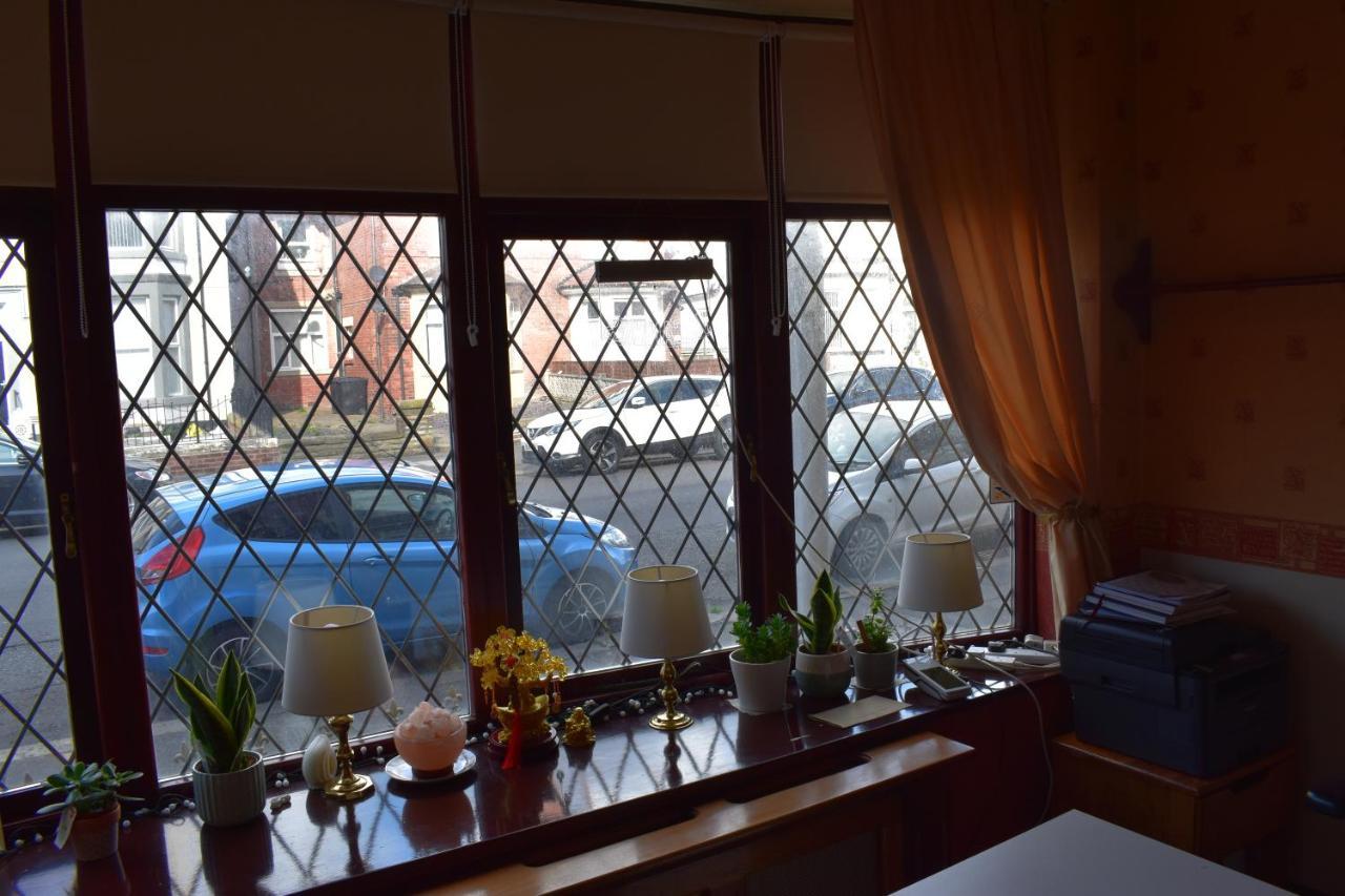 Lyndhurst Hotel Blackpool Exteriör bild
