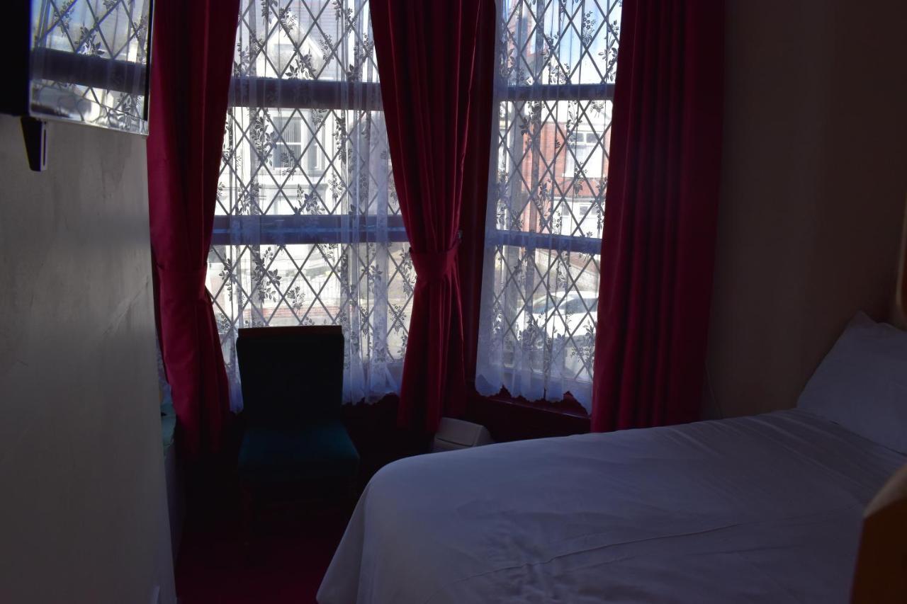 Lyndhurst Hotel Blackpool Exteriör bild